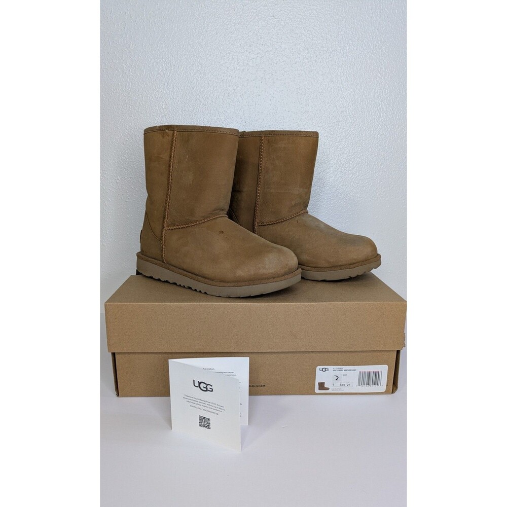 UGG Kids Classic Boots Size 2 Short Weather K/1019646K Chestnut 100% Authentic - Picture 1 of 12